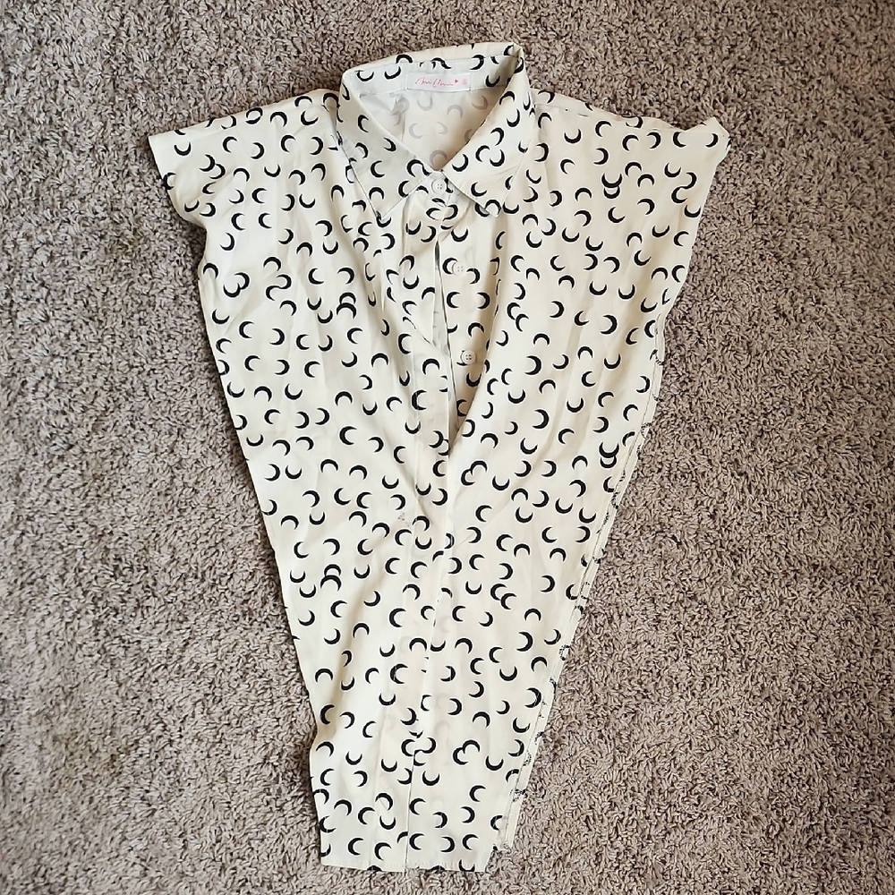 Stylish White and Black Patterned Blouse